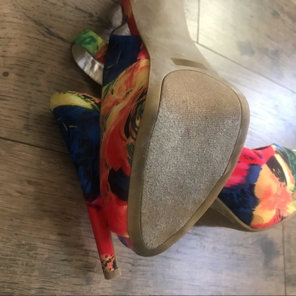 GUESS Peep-Toe Sling- Back Muti Colored Heels - Picture 9 of 14